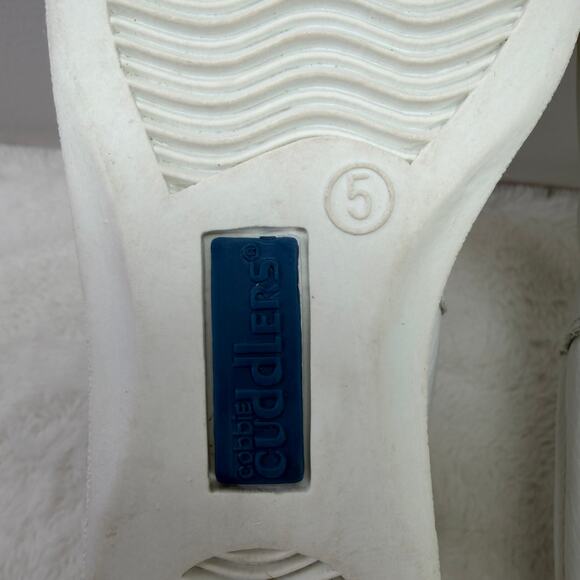 Cobbie cuddlers Womens Traveltime White Leather Wedge Walking Shoes Size 5 - Picture 8 of 10